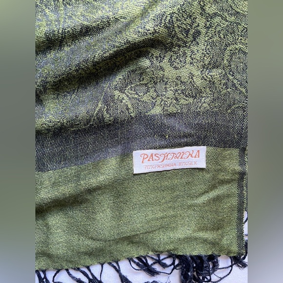 Silk pashmina scarf - Picture 7 of 9